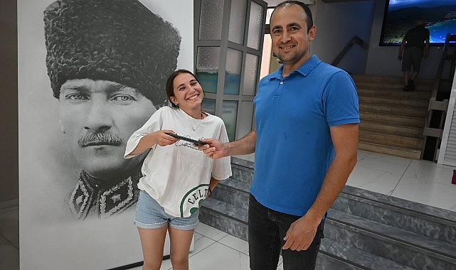 Kaybettiği telefonuna Kemer Belediye işçisi sayesinde kavuştu