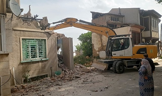 Lider Aydın’dan metruk bina talimatı