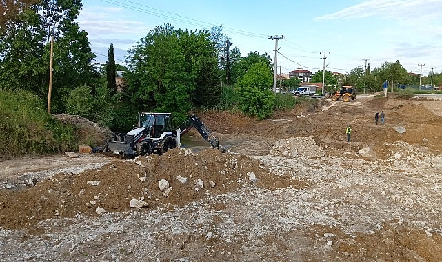 Lüleburgaz Belediyesi çizgi taşıma çalışmalarını tamamladı